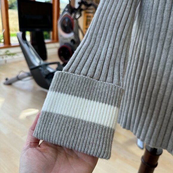 Shanty Sweater NWT Large ~ Heavy and well made - Picture 2 of 10